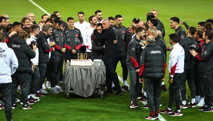 Hakan Çalhanoğlu için 100. maç pastası kesildi