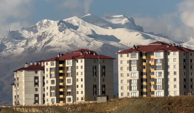 Hakkari Cilo Dağı yeniden beyaza büründü
