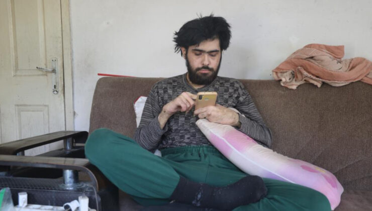 Hatay’da telefon bağımlısı gencin annesinin yardım çağrısı