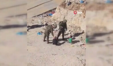 İsrail askerleri iki çocuğa şiddet uygulayıp yerlerde sürükledi