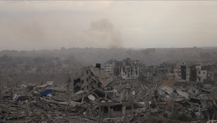 İsrail savaş uçakları Refah’ı vurdu