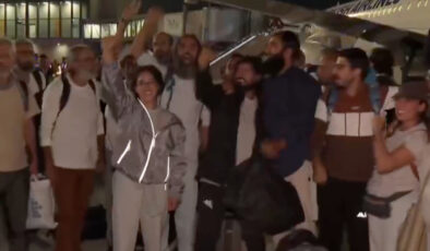 İsrail’in alıoyduğu 14 Türk aktivist daha İstanbul Havalimanı’na indi