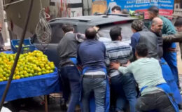 İstanbul’da tezgah açamayınca pazar yerine bırakılan aracı el birliğiyle kaldırdılar