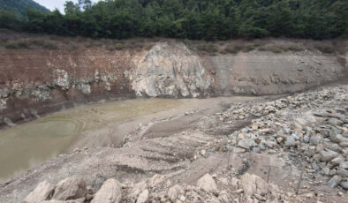 İzmir’de Balçova Barajı da kurudu: Su kesintileri devam ediyor