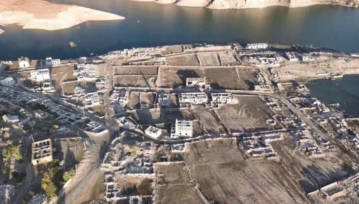 Kars’ta baraj gölü çekilince eski köy orta çıktı