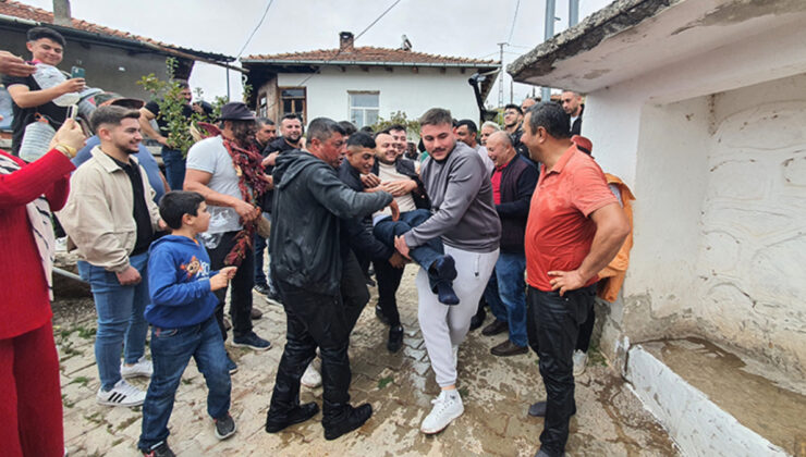 Manisa’da düğünlerde ilgisiz akrabayı ıslatan mahalle