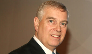 Prens Andrew kraliyet ünvanlarından vazgeçti