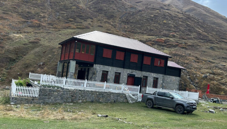 Rize’de evine hırsız dadandı sandı: Kapıyı zorlayanın ayı olduğu ortaya çıktı