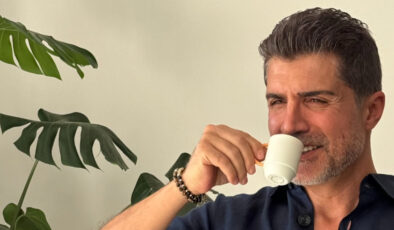 Sakalları sonunda kesti! Özcan Deniz eski imajına geri döndü