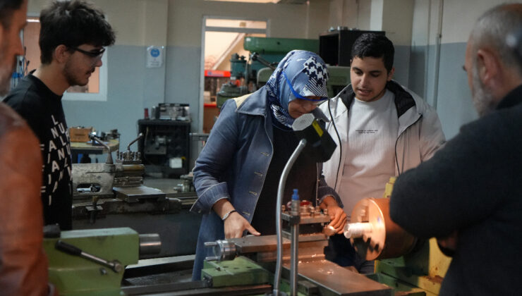 Samsun’da 45 yaşında üniversiteye başladı: Bölümünün tek kadın öğrencisi oldu