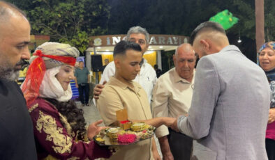 Şanlıurfa’da aşk mesafe tanımadı: Ayrı ülkelerde aynı anda nişan yapıldı