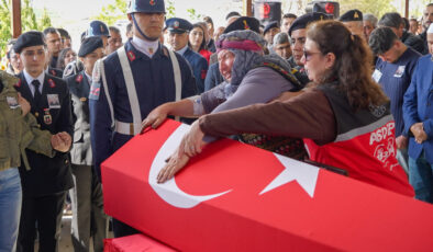 Şehit Jandarma Astsubay Hakkı Eryılmaz, memleketi Manisa’da son yolculuğuna uğurlandı