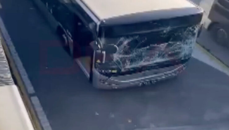 SON DAKİKA: İstanbul’da iki metrobüs çarpıştı