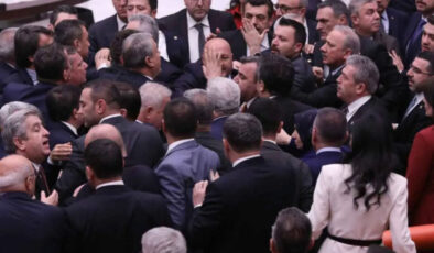 TBMM’de ‘Öcalan’ sloganı kavgası: İYİ Partili vekiller tepki gösterdi