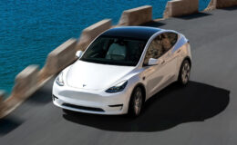 Tesla,  batarya arızası nedeniyle binlerce aracı geri çağırdı
