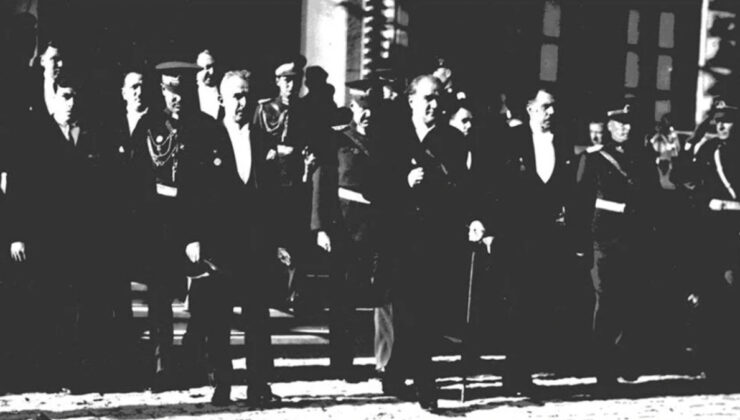 Türkiye Cumhuriyeti 102 yaşında! Cumhuriyet’in kuruluşunun tarihi belgeleri…