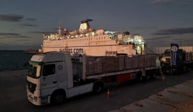 Türkiye’nin 17. ‘İyilik Gemisi’ndeki yardım malzemelerinin indirme işlemleri tamamlandı