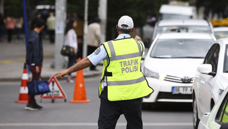 Yeni trafik cezaları kanunu askıya alındı