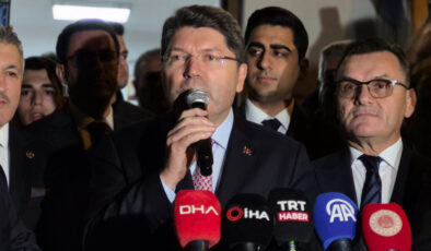 Yılmaz Tunç’tan Ali Mahir Başarır’a tepki: Milletimiz hakarete geçit vermeyecek