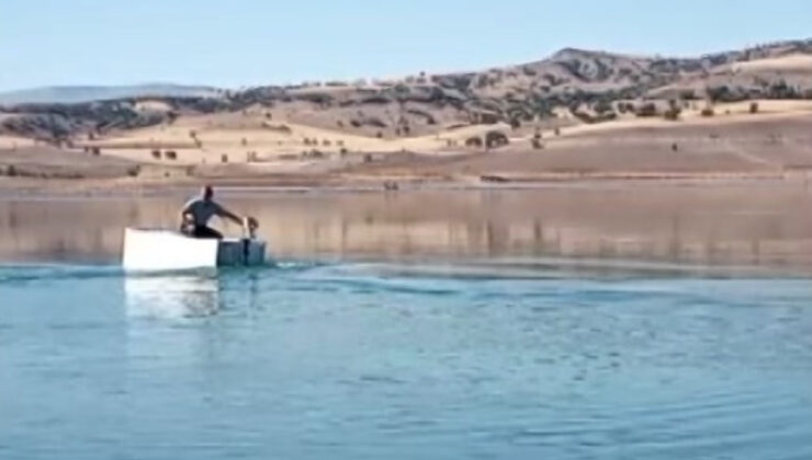 Zekası hayran bıraktı: Ankara’da barajda gezmek için buzdolabını kayık yaptı