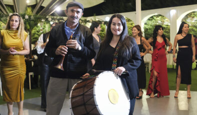 Zurnacı baba, davulcu kız: Sivaslı ikilinin ritimleri, düğünleri şenlendiriyor