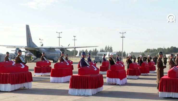 Millet 20 Şehidini Uğurluyor: Gürcistan Uçak Kazası Şehitleri Ankara’da Askeri Törenle Karşılandı