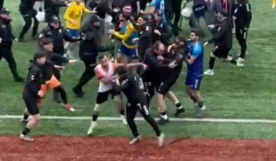 Artvin’de Futbol Sahası Karıştı: Yumruklar ve Tekmeler Havada Uçuştu
