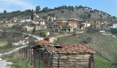 Bursa’da Korkutan Manzara: Susuzluk Terk Ettirdi, 450 Yıllık Çökene Hayalet Köye Dönüştü