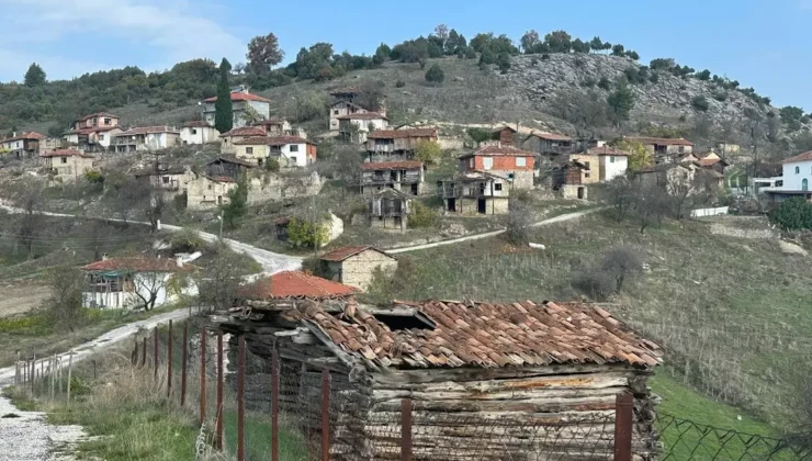 Bursa’da Korkutan Manzara: Susuzluk Terk Ettirdi, 450 Yıllık Çökene Hayalet Köye Dönüştü