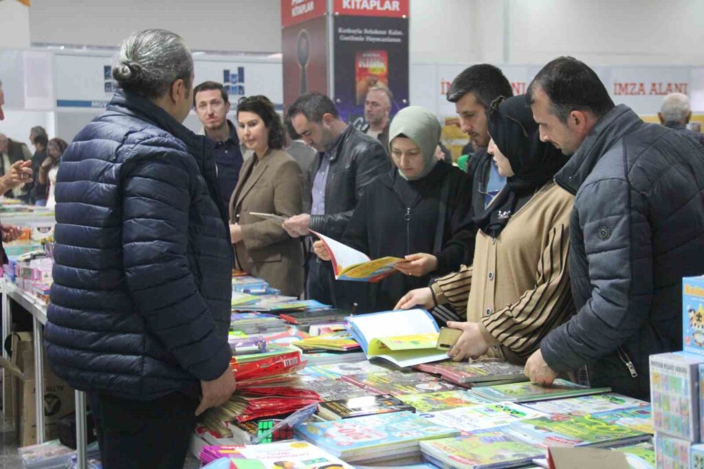 Giresun Kitap Fuarı Karadeniz’in en büyüğü
