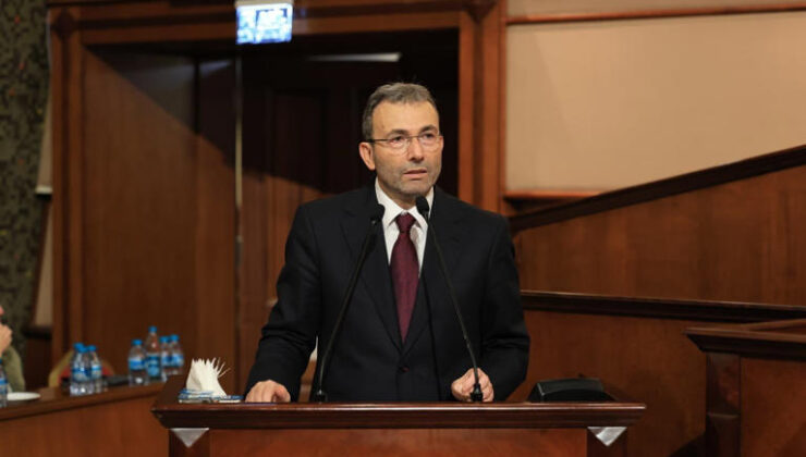 İBB Meclisi’nde Mikrofon Gerginliği: Ahmet Cin İmamoğlu’nu Eleştirince Oturum Durduruldu