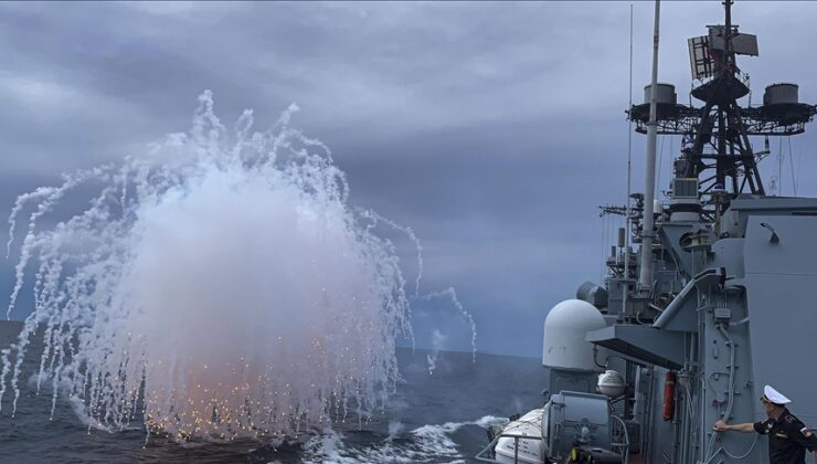 Son Dakika: Kandıra Kefken Açıklarında Geminin Vurulma Anı Ortaya Çıktı