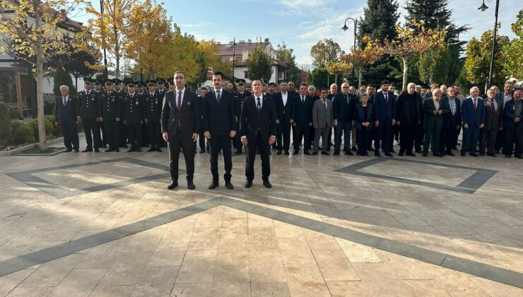 Koyulhisar’da 10 Kasım Atatürk’ü Anma Töreni Düzenlendi