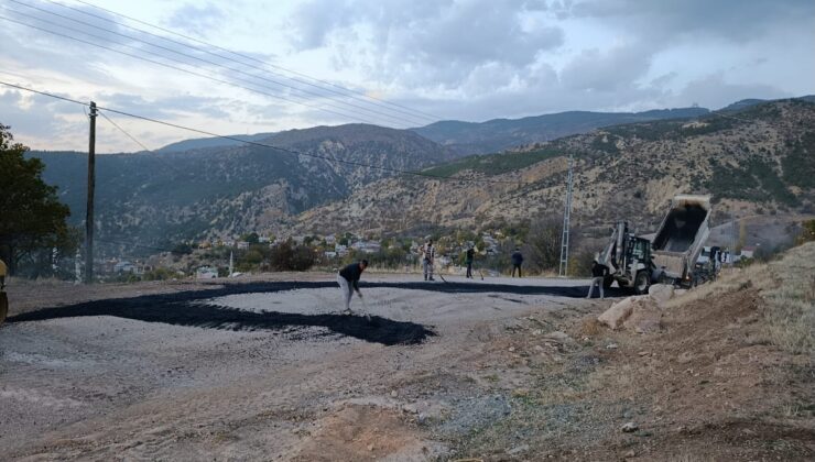 Koyulhisar’da Yol Yenileme Çalışmaları Hız Kesmiyor