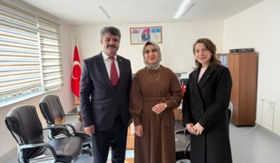 Başkan Fatih Kök’ten Refahiye’deki Tüm Öğretmenlere Anlamlı Ziyaret