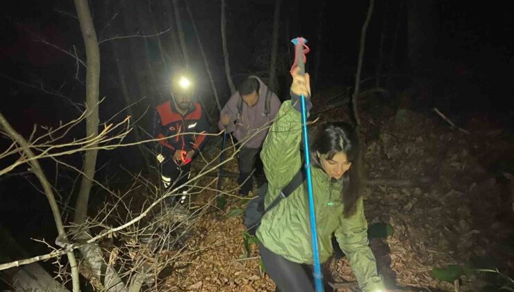 Bursa Saitabat Şelalesi’nde Kaybolan İki Kişi AFAD Tarafından Kurtarıldı