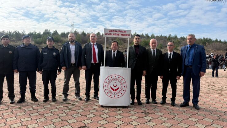 Şebinkarahisar’da Hamsi Şenliği Coşkusu: Öğrenci ve Protokol Bir Araya Geldi