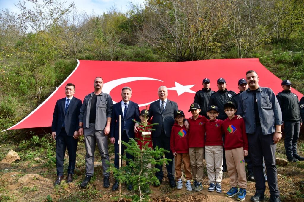 Şehitler İçin Fidan Dikimi