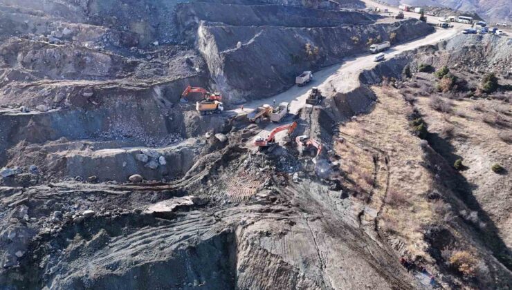 Sivas Divriği’de Maden Göçüğü: Şirket Müdürü Kurtarma Çalışmalarına Ara Verildi