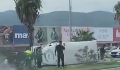 Söke-Didim Yolunda Kamyon Devrildi: Trafik Kontrollü Sağlanıyor