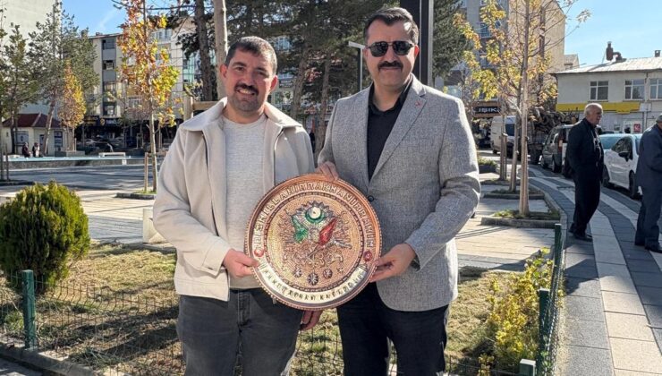Başkan Kayaoğlu, Suşehri Merkez Projesinin Yüklenicisi Adem Aydemir’i Ağırladı