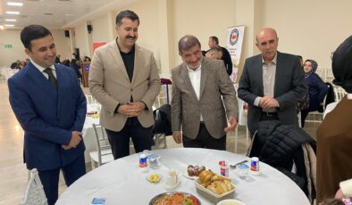 “Eğitim İçin Öğretmen Vazgeçilmezdir” Suşehri Öğretmenler Günü Yemeği Büyük İlgi Gördü