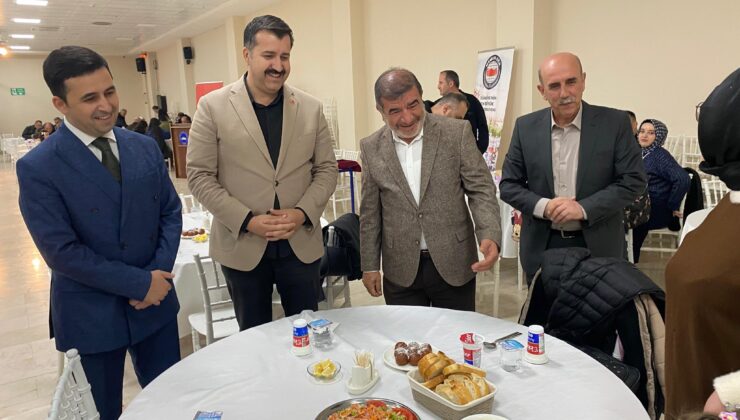 “Eğitim İçin Öğretmen Vazgeçilmezdir” Suşehri Öğretmenler Günü Yemeği Büyük İlgi Gördü