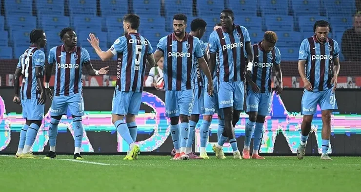 Trabzonspor Başakşehir Maçı 11’i Belli Oldu: Fatih Tekke’nin Zirve Yarışı İçin Tercihleri