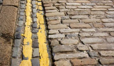 Aman Teker Bile Değmesin! Yoldaki Çift Sarı Çizgilerin Anlamı Buymuş…