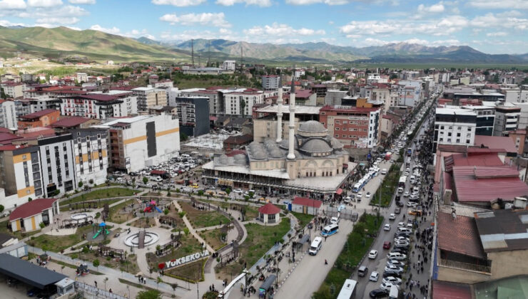 Devlet Bahçeli’nin Terörsüz Türkiye adımlarına Hakkari’den destek