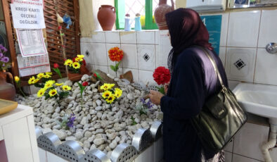 Türkiye’de Bir İlk: Isparta’daki Pide Salonunun Girişinde Mezar Var!