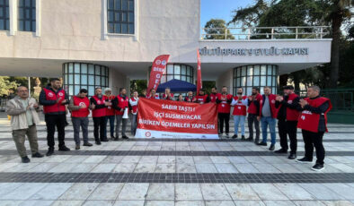 İzmir Büyükşehir Belediyesi’nde İşçiler Eylemde