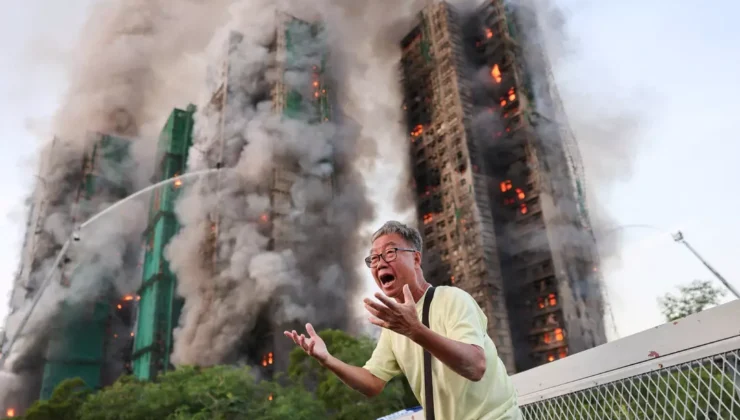 Son Dakika: Hong Kong’da 2 Bin Dairelik Sitede Dehşet Veren Yangın