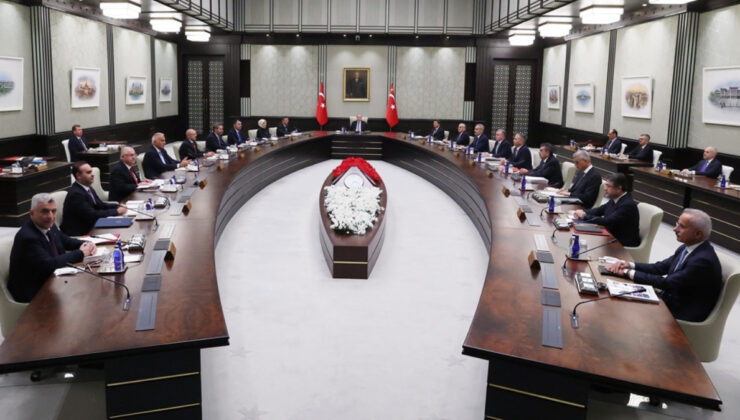 Kabine toplanıyor: Önemli konular masada olacak